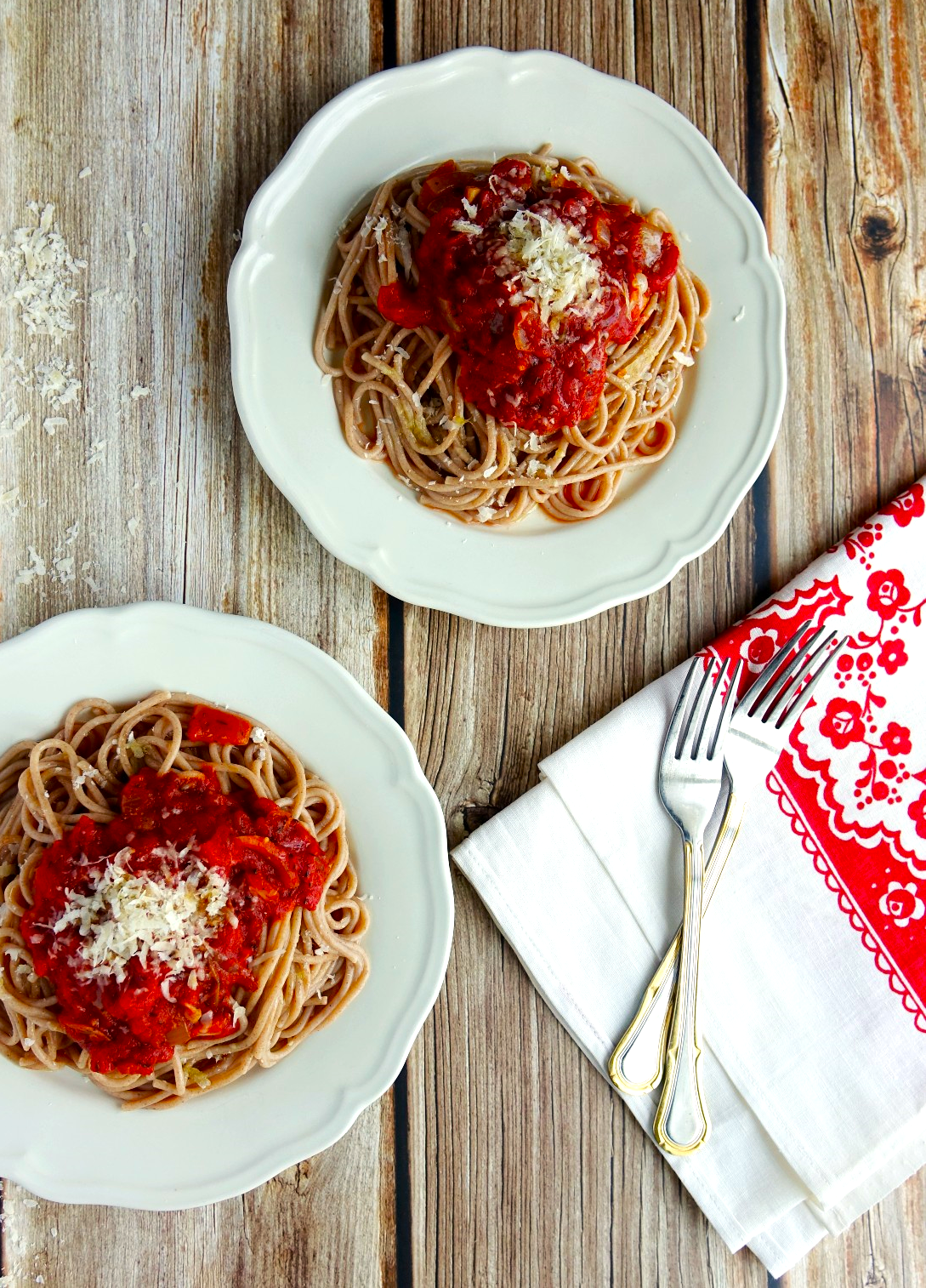 Spaghetti with tomato basil sauce